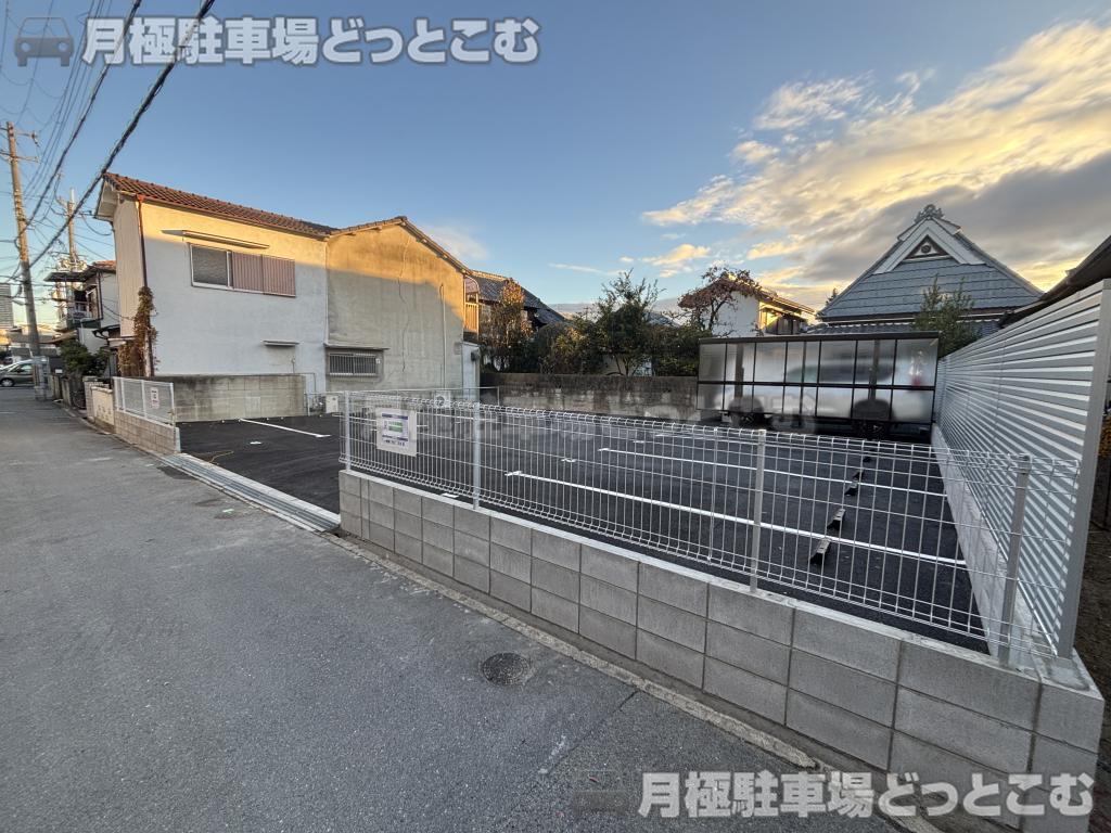寝屋川市田井町41－36の月極駐車場2