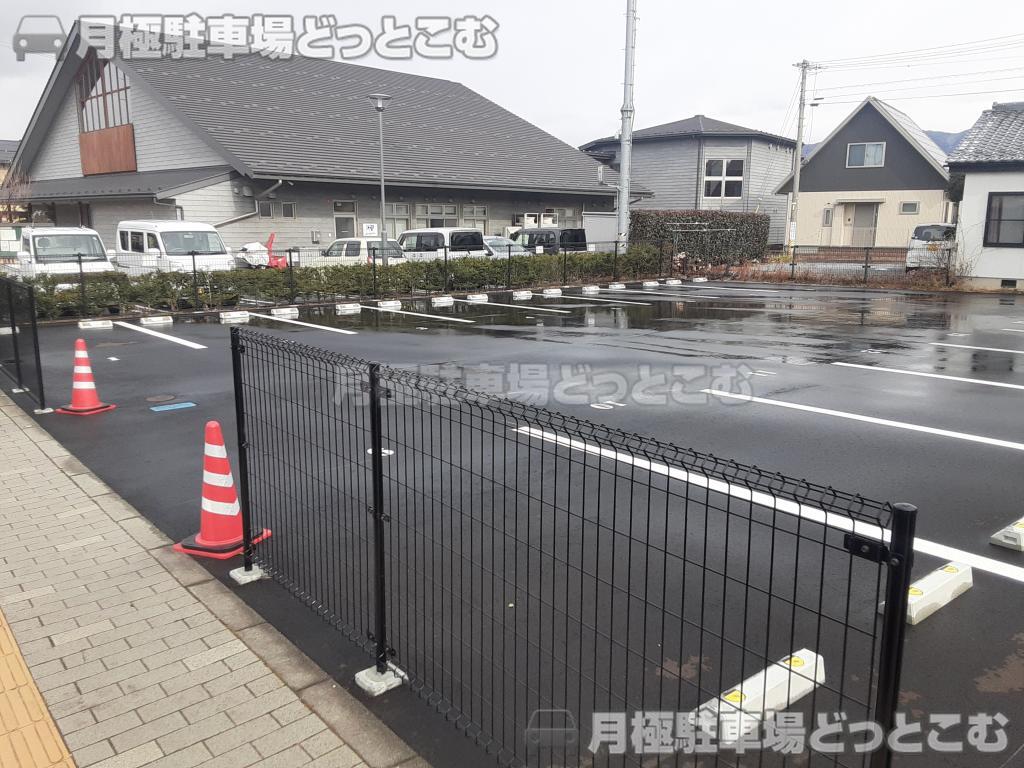 塩尻市広丘原新田573-9の月極駐車場2
