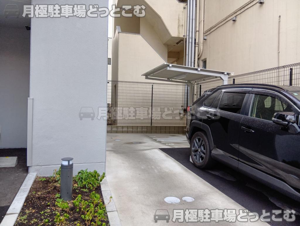 名古屋市東区泉2丁目25－27の月極駐車場3