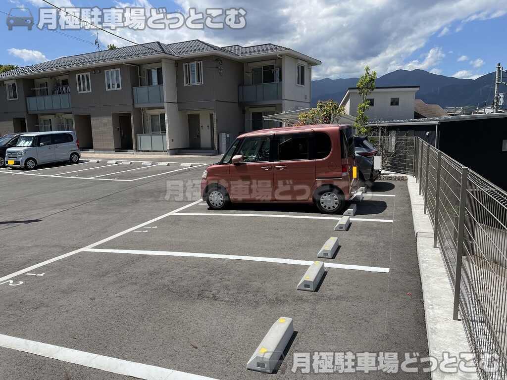 秦野市今泉1006-15の月極駐車場2