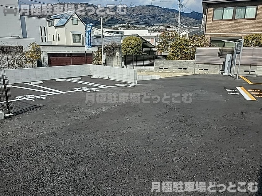 芦屋市岩園町20-2の月極駐車場4