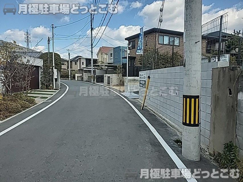 芦屋市岩園町20-2の月極駐車場8