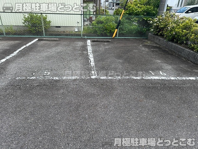 岡崎市中島西町2丁目3-2の月極駐車場3