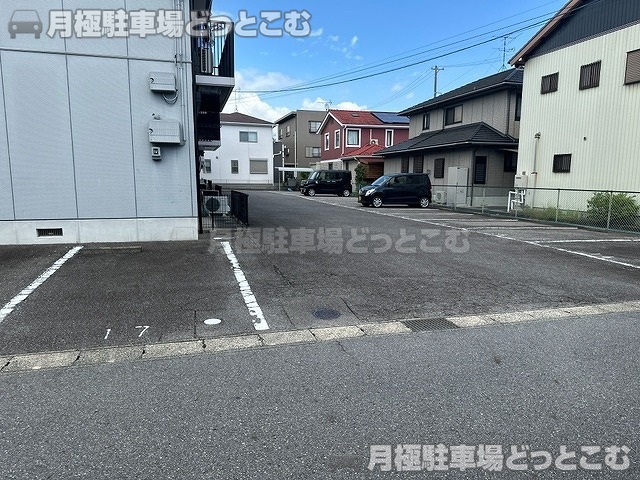 岡崎市中島西町2丁目3-2の月極駐車場5