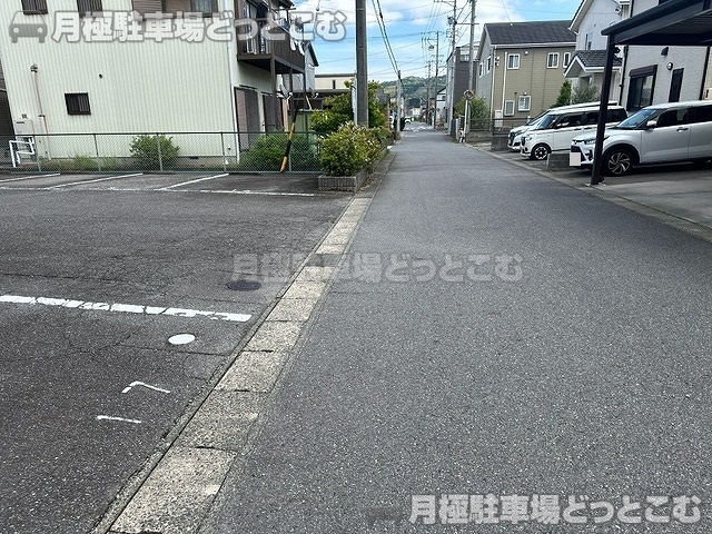岡崎市中島西町2丁目3-2の月極駐車場8