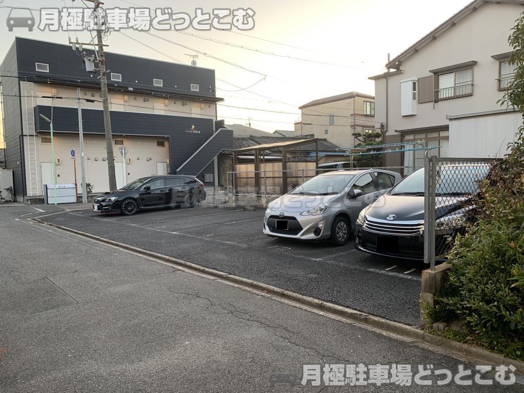 名古屋市中村区中村町2丁目31の月極駐車場3