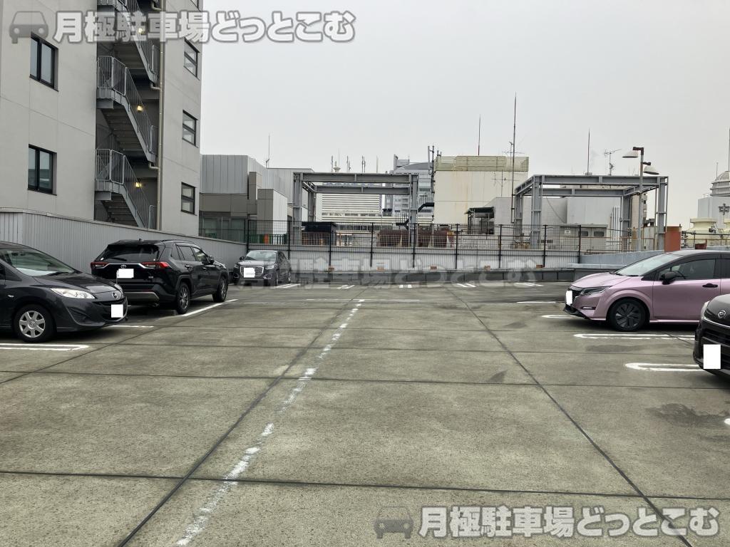 名古屋市中区栄5丁目1-10の月極駐車場2