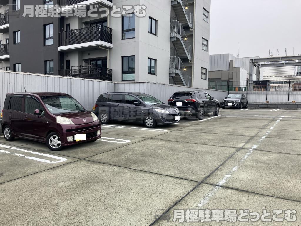 名古屋市中区栄5丁目1-10の月極駐車場4