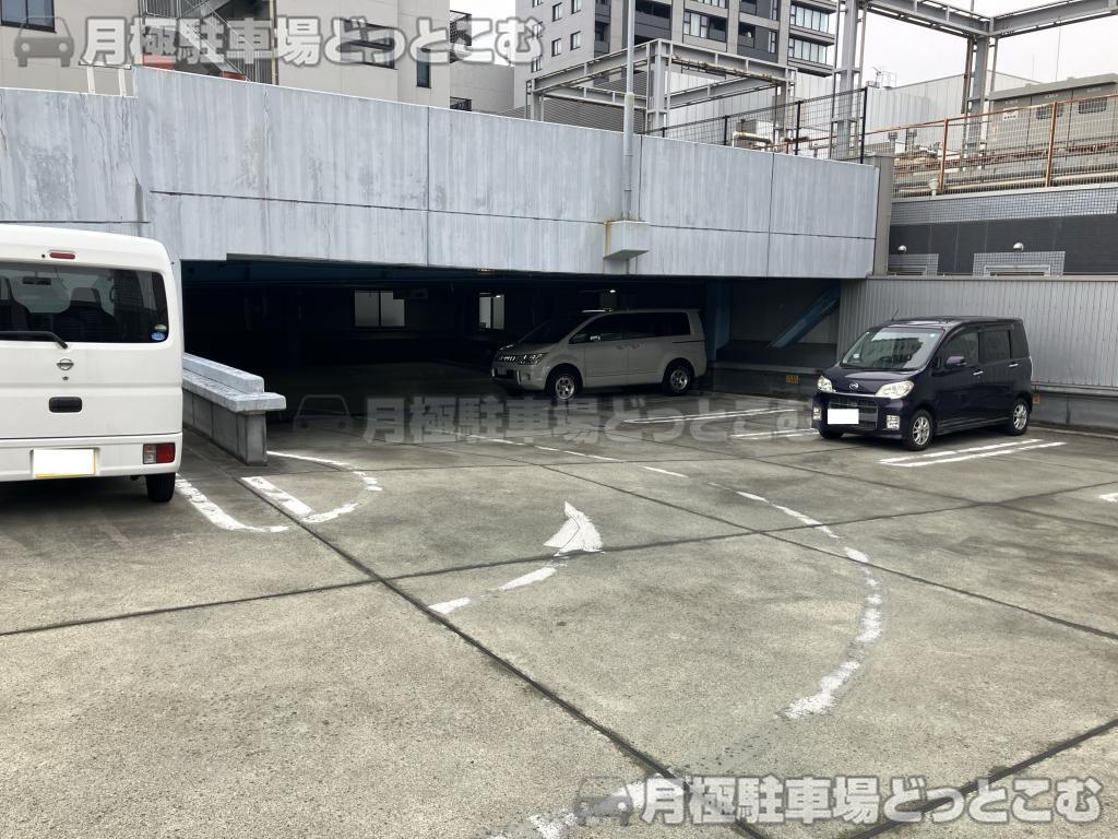 名古屋市中区栄5丁目1-10の月極駐車場7