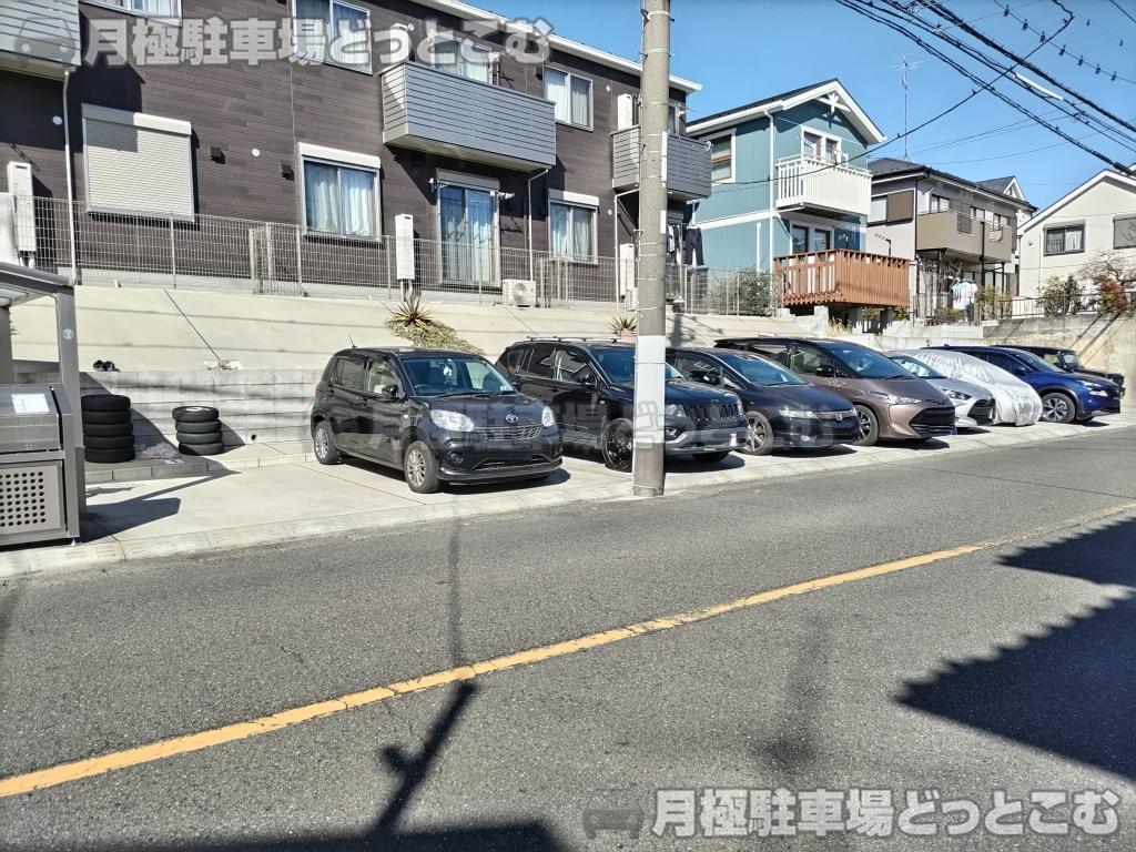横浜市旭区中希望が丘44-26の月極駐車場1
