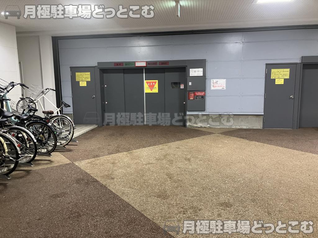 名古屋市中区丸の内3丁目17-6の月極駐車場1