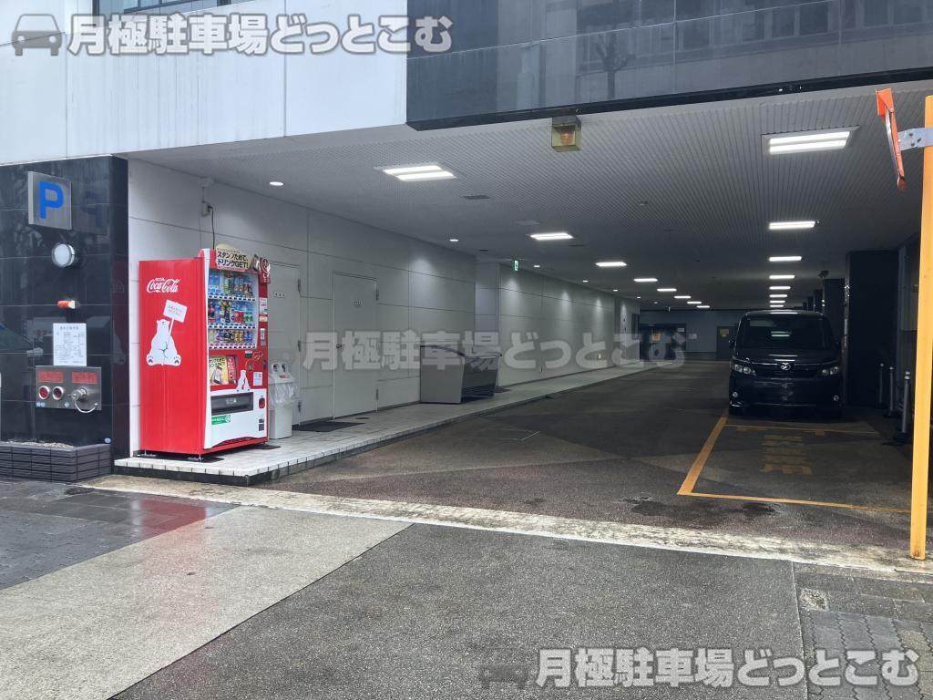 名古屋市中区丸の内3丁目17-6の月極駐車場4