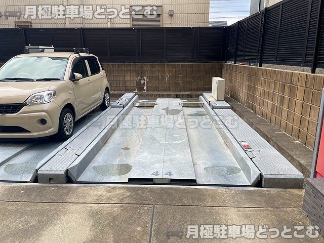 名古屋市千種区茶屋坂通2丁目20の月極駐車場5