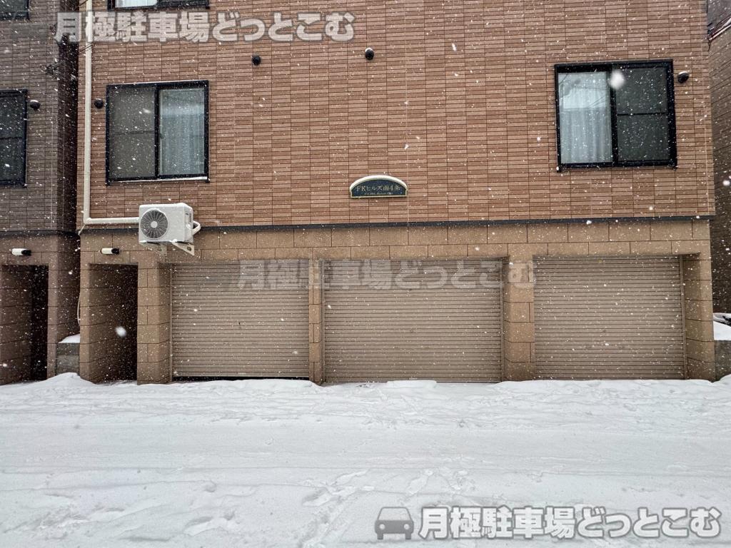 札幌市中央区南四条西12丁目1293番13の月極駐車場6