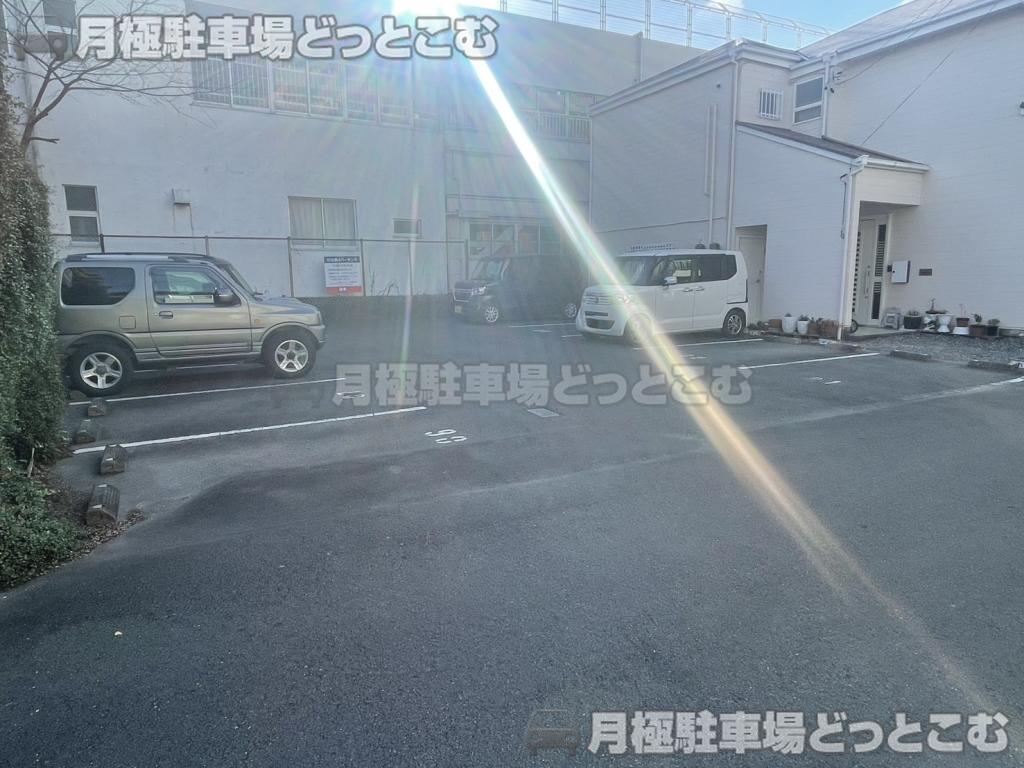 浜松市中央区栄町112の月極駐車場1
