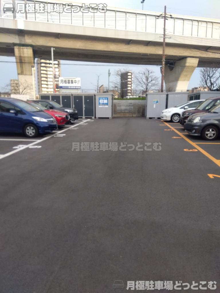 川西市小戸2丁目10－8の月極駐車場2