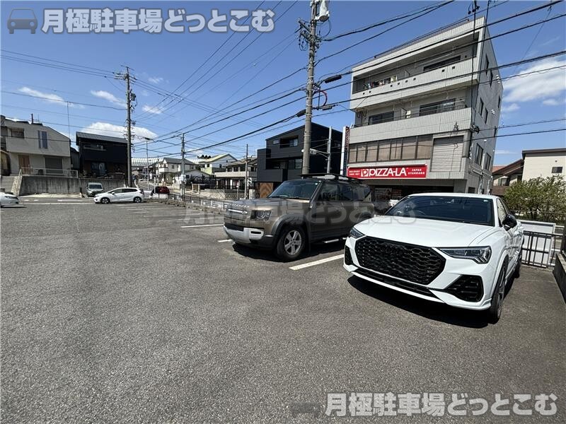 名古屋市緑区鳥澄3丁目1201番1の月極駐車場1
