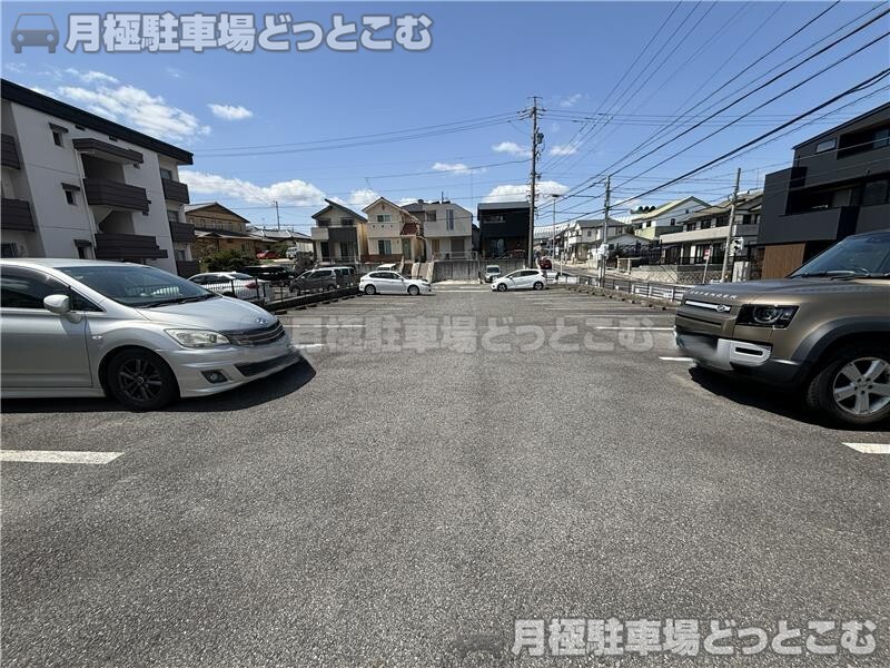 名古屋市緑区鳥澄3丁目1201番1の月極駐車場3