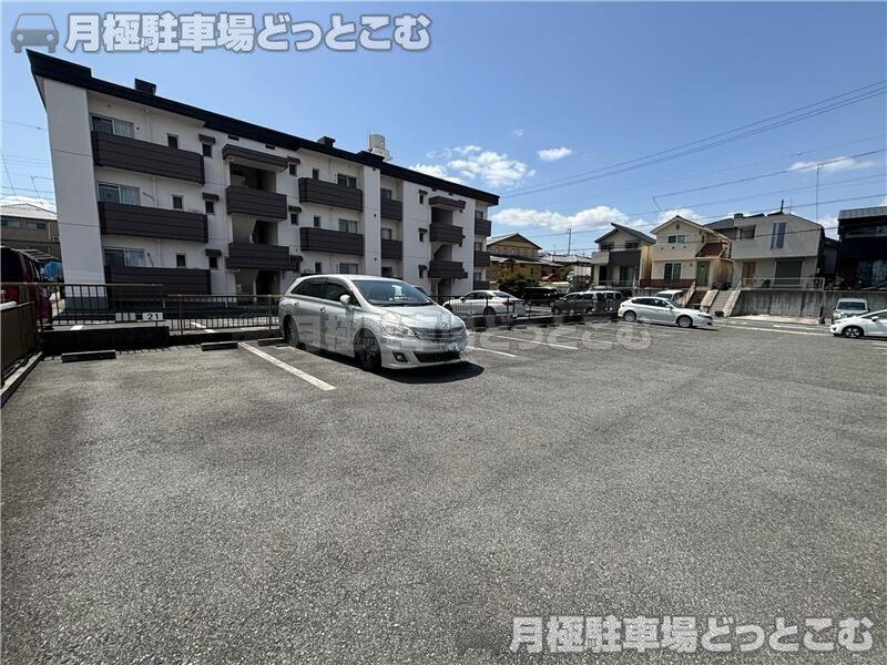 名古屋市緑区鳥澄3丁目1201番1の月極駐車場7