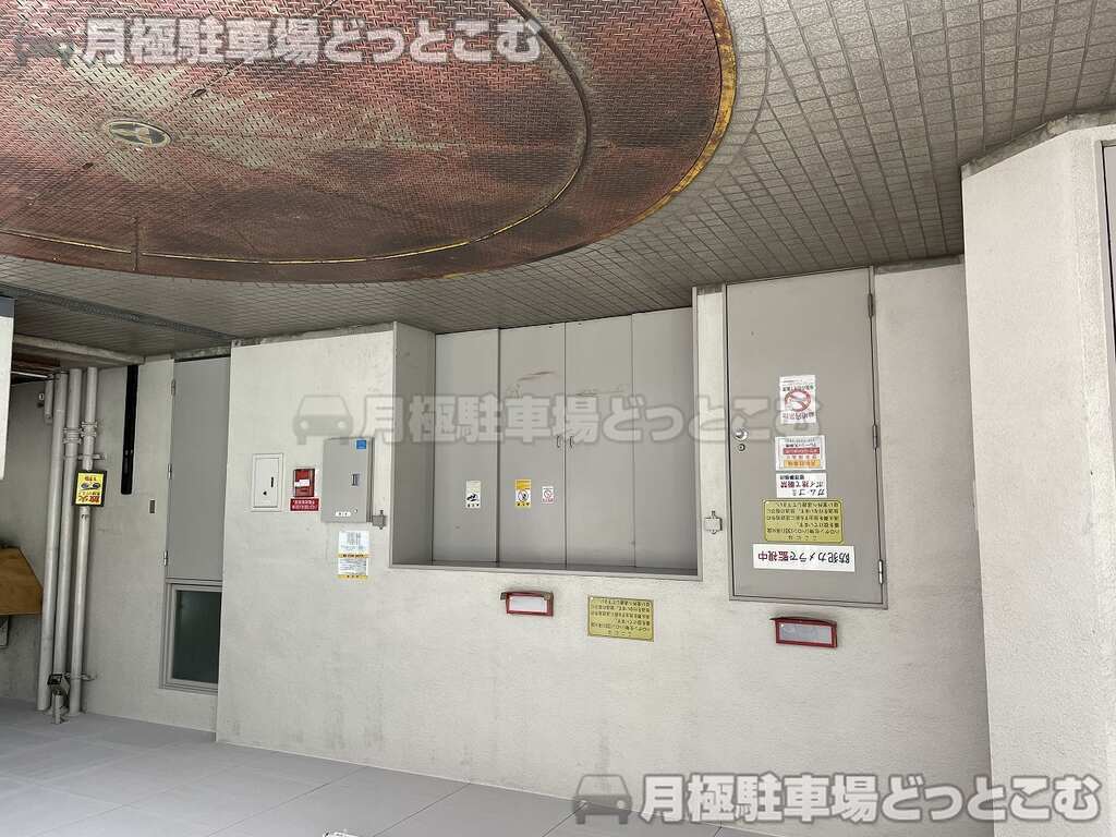大阪市北区天神橋7-12-14の月極駐車場3