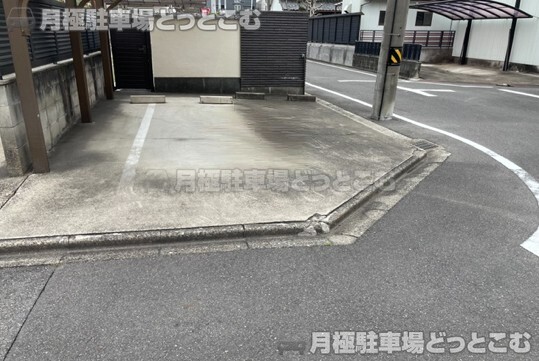名古屋市北区光音寺町1丁目112-1の月極駐車場2