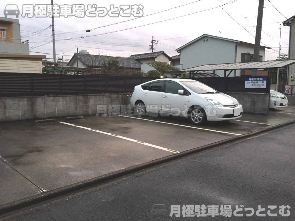 名古屋市北区光音寺町1丁目112-1の月極駐車場3