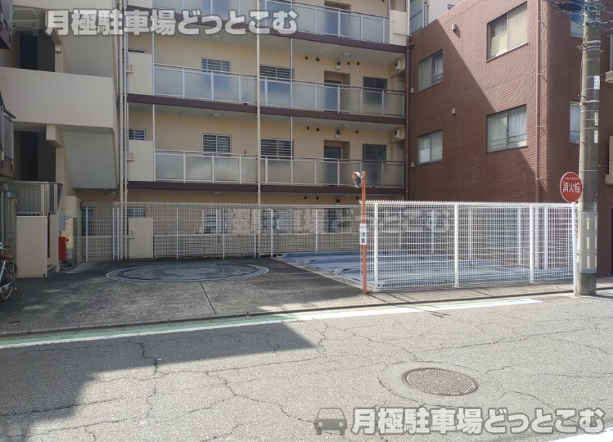 府中市白糸台1丁目60-1の月極駐車場2