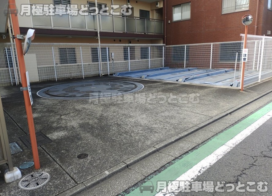 府中市白糸台1丁目60-1の月極駐車場8