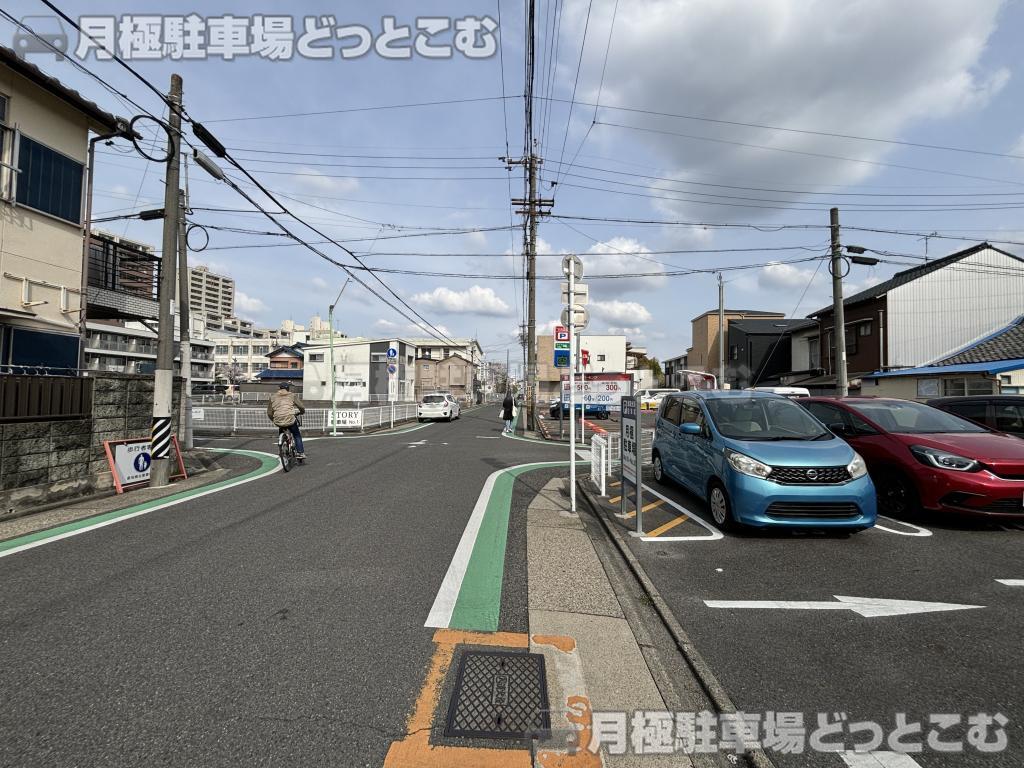 名古屋市北区瑠璃光町2丁目10の月極駐車場7