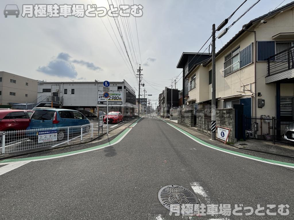 名古屋市北区瑠璃光町2丁目10の月極駐車場8