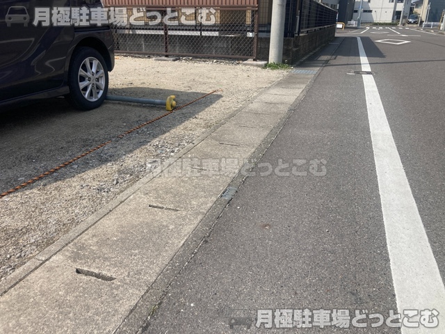 江南市布袋下山町東1103の月極駐車場5