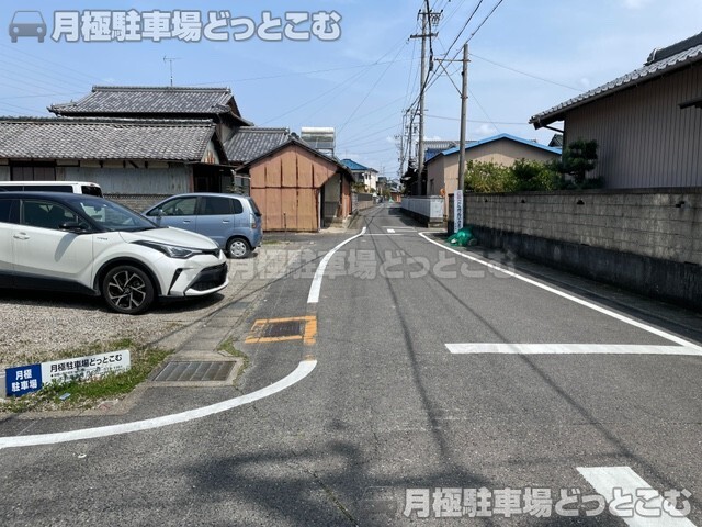 北名古屋市薬師寺村前2の月極駐車場8