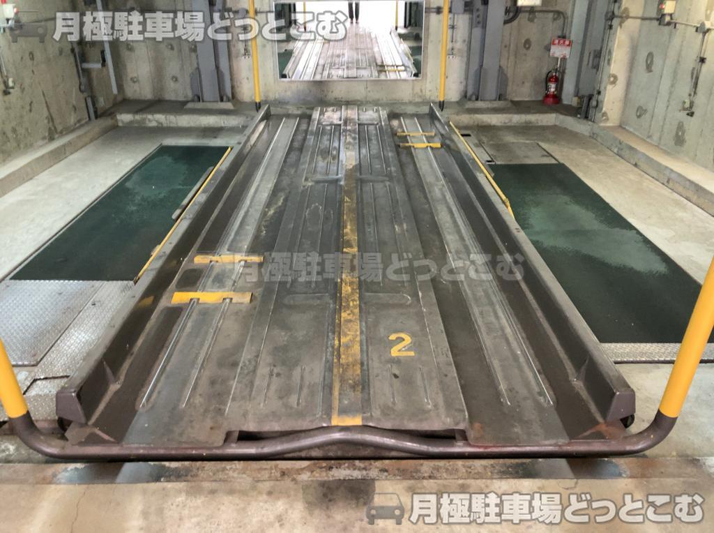 大阪市中央区南本町2-4-6の月極駐車場4