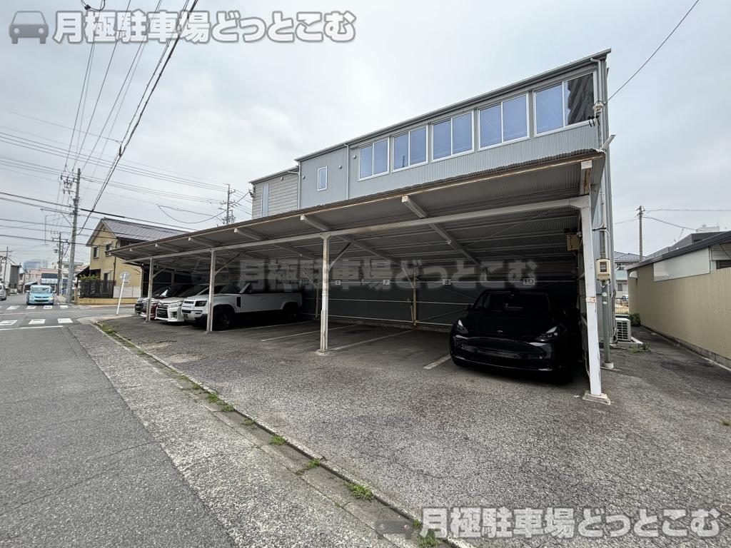 名古屋市千種区千種3丁目3410番の月極駐車場3