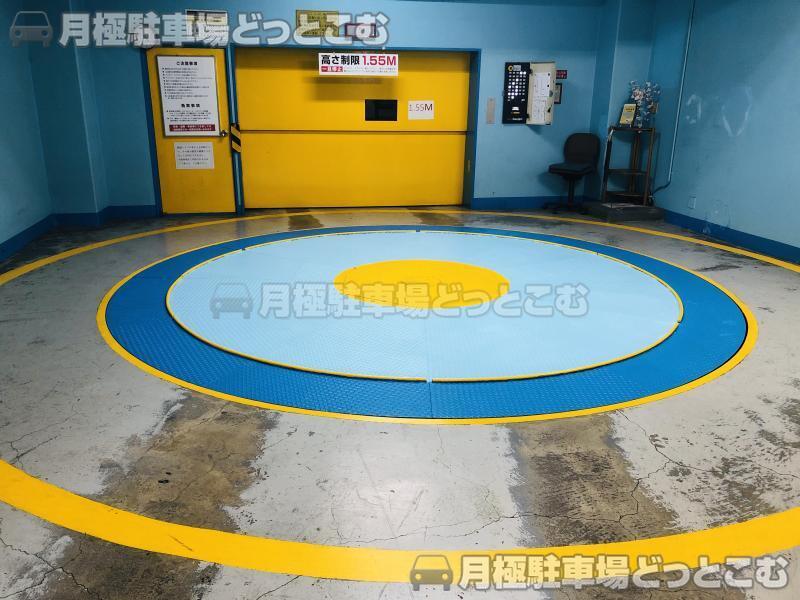 大阪市中央区東心斎橋1-4-7の月極駐車場1