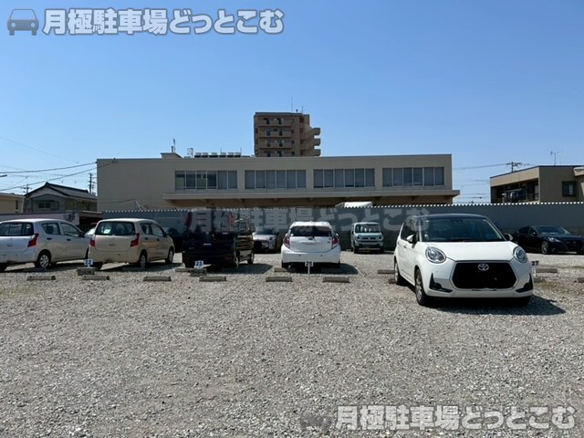 海部郡蟹江町本町8丁目4,164の月極駐車場3