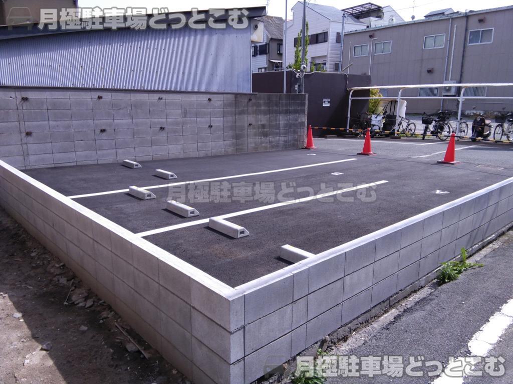 門真市三ツ島2丁目20-6の月極駐車場8