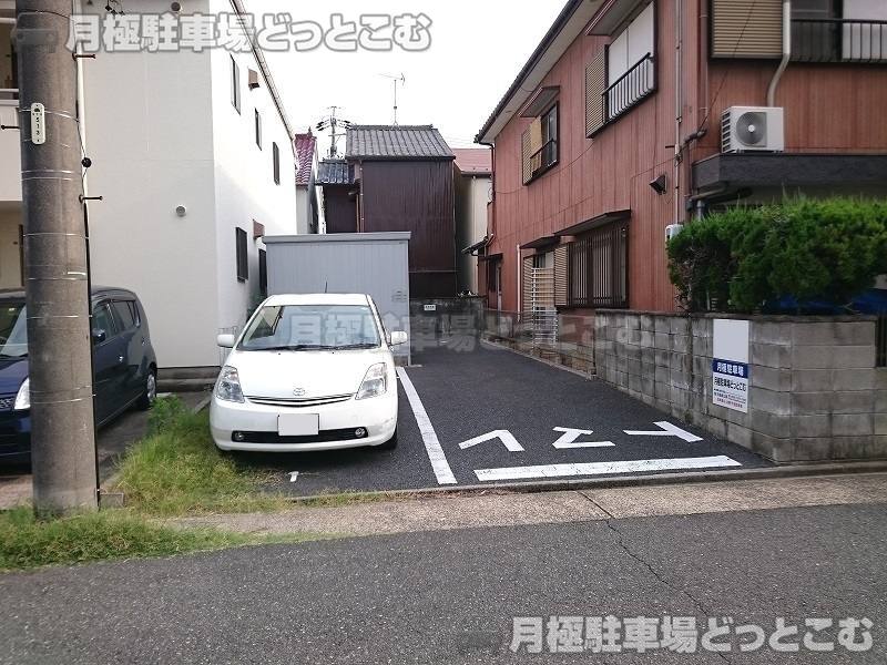 名古屋市中川区法華西町2丁目32-2の月極駐車場1