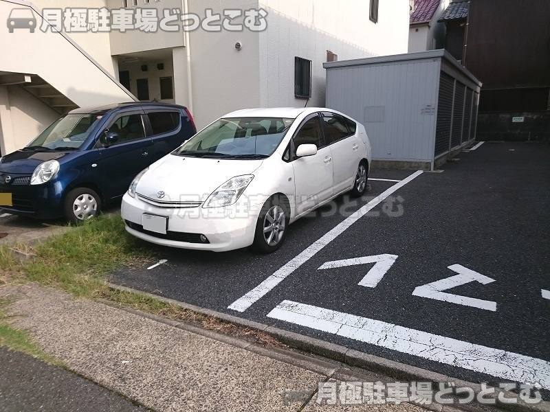 名古屋市中川区法華西町2丁目32-2の月極駐車場2