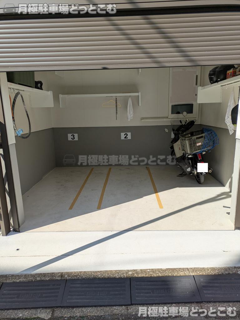 新宿区若宮町の月極駐車場2