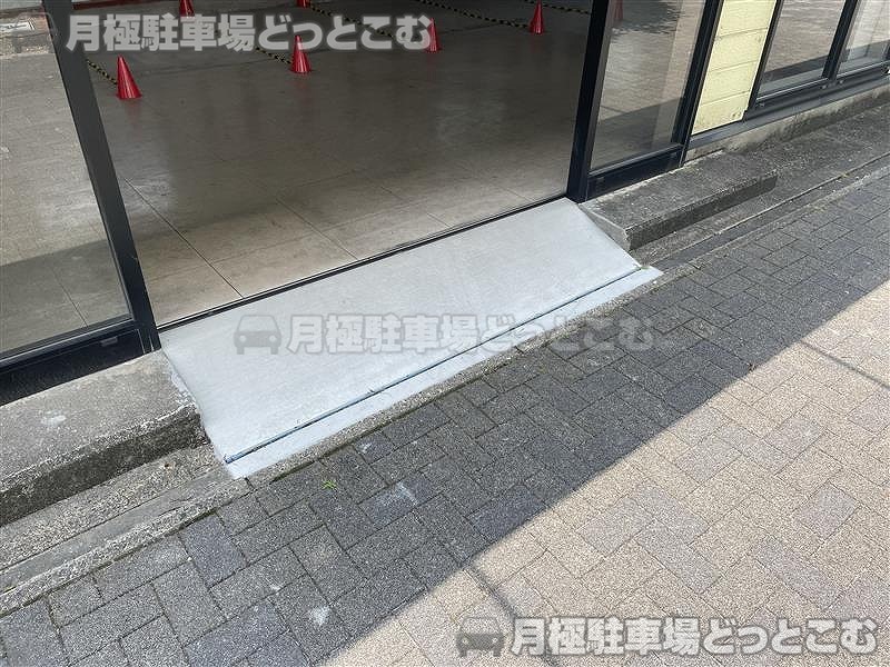 名古屋市西区笹塚町2丁目108-1の月極駐車場5