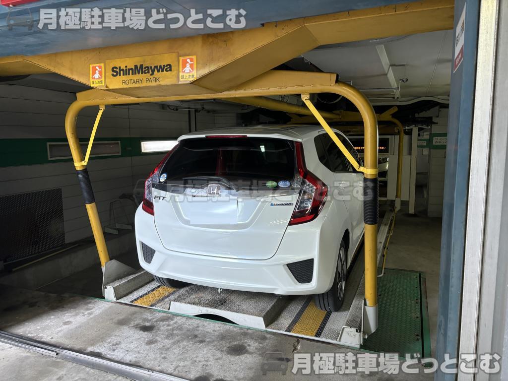 名古屋市東区泉1丁目13-1の月極駐車場5