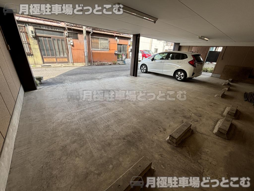 名古屋市西区名西2丁目3128番の月極駐車場8