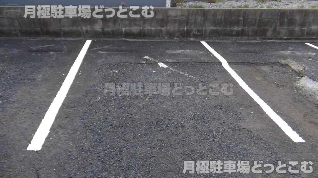 宇部市中央町2丁目10－25の月極駐車場2
