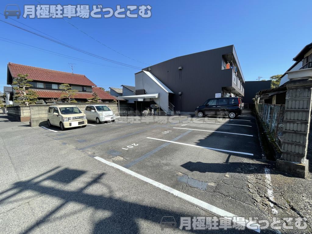 羽島市江吉良町1672－1 ナワダハイツの月極駐車場1