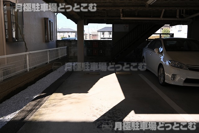 川越市小仙波町4丁目10-2の月極駐車場3