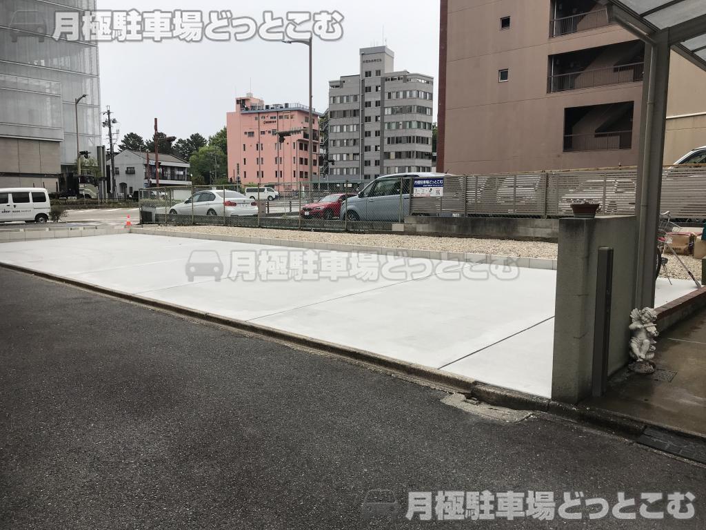 名古屋市西区幅下1丁目218の月極駐車場2