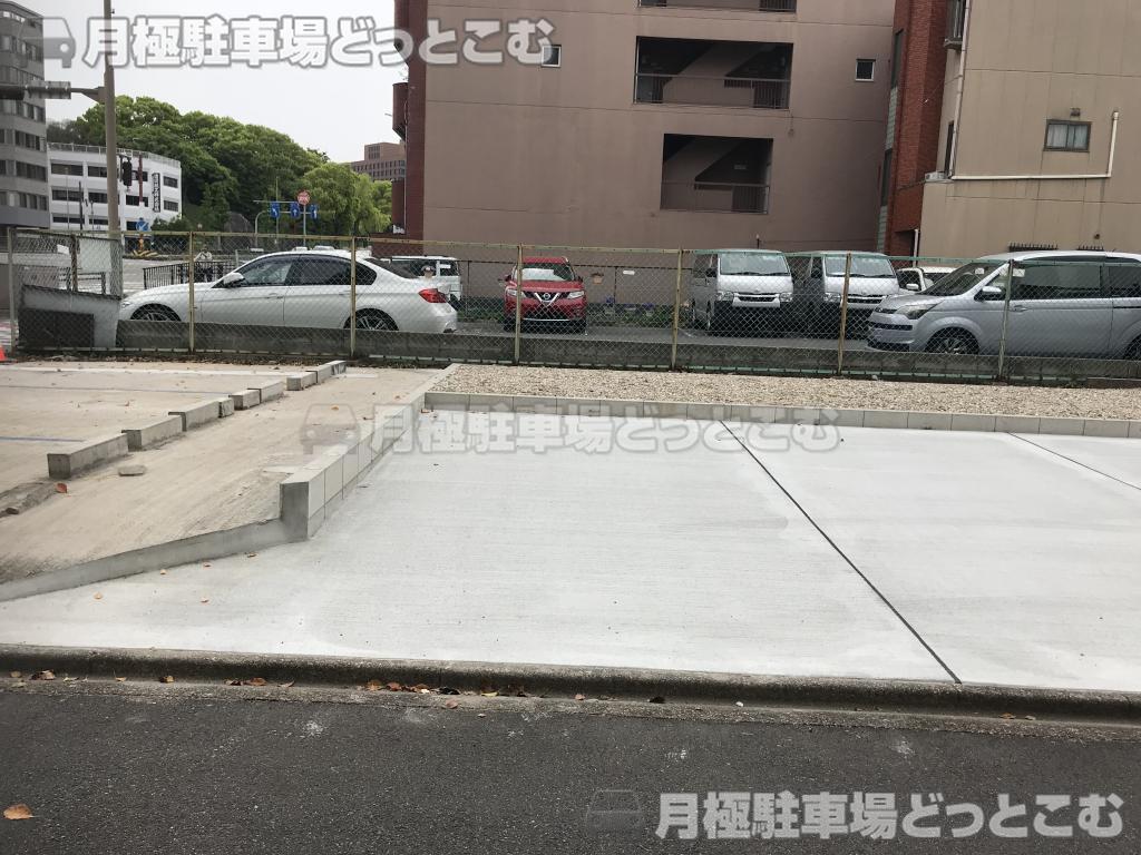 名古屋市西区幅下1丁目218の月極駐車場4