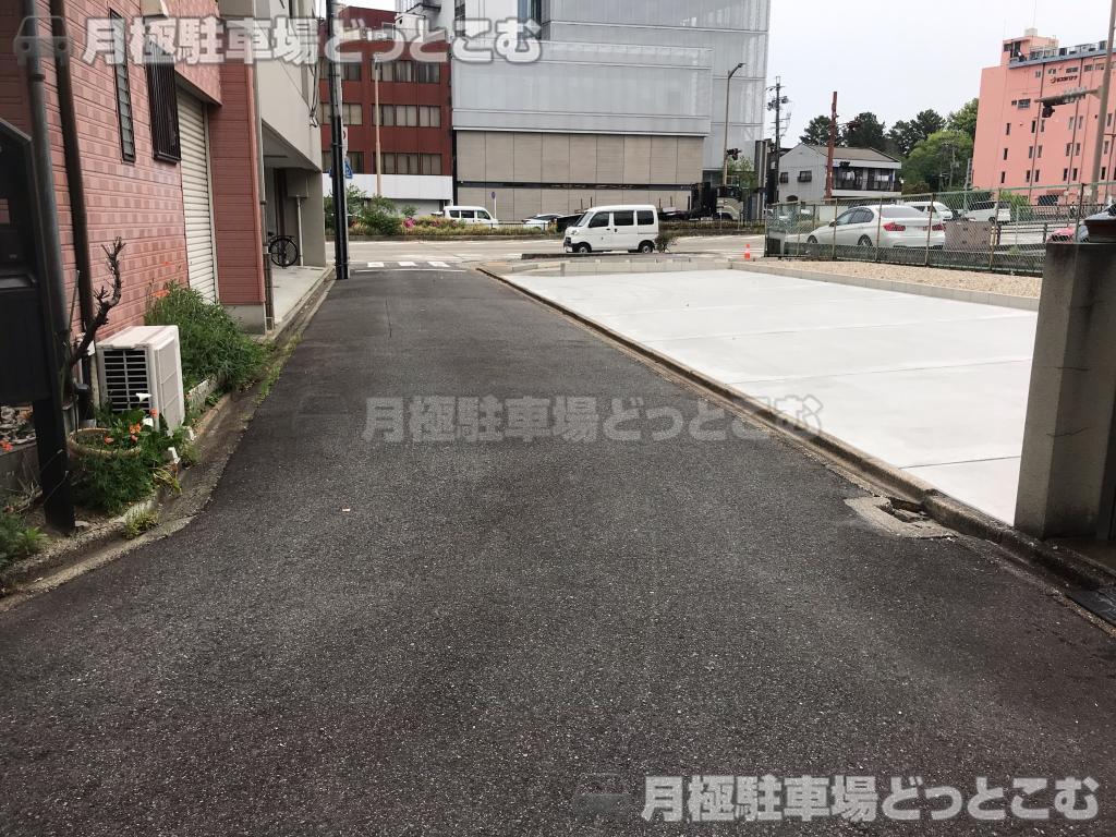 名古屋市西区幅下1丁目218の月極駐車場7