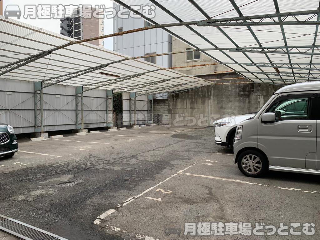 大阪市北区西天満1丁目10－1の月極駐車場3